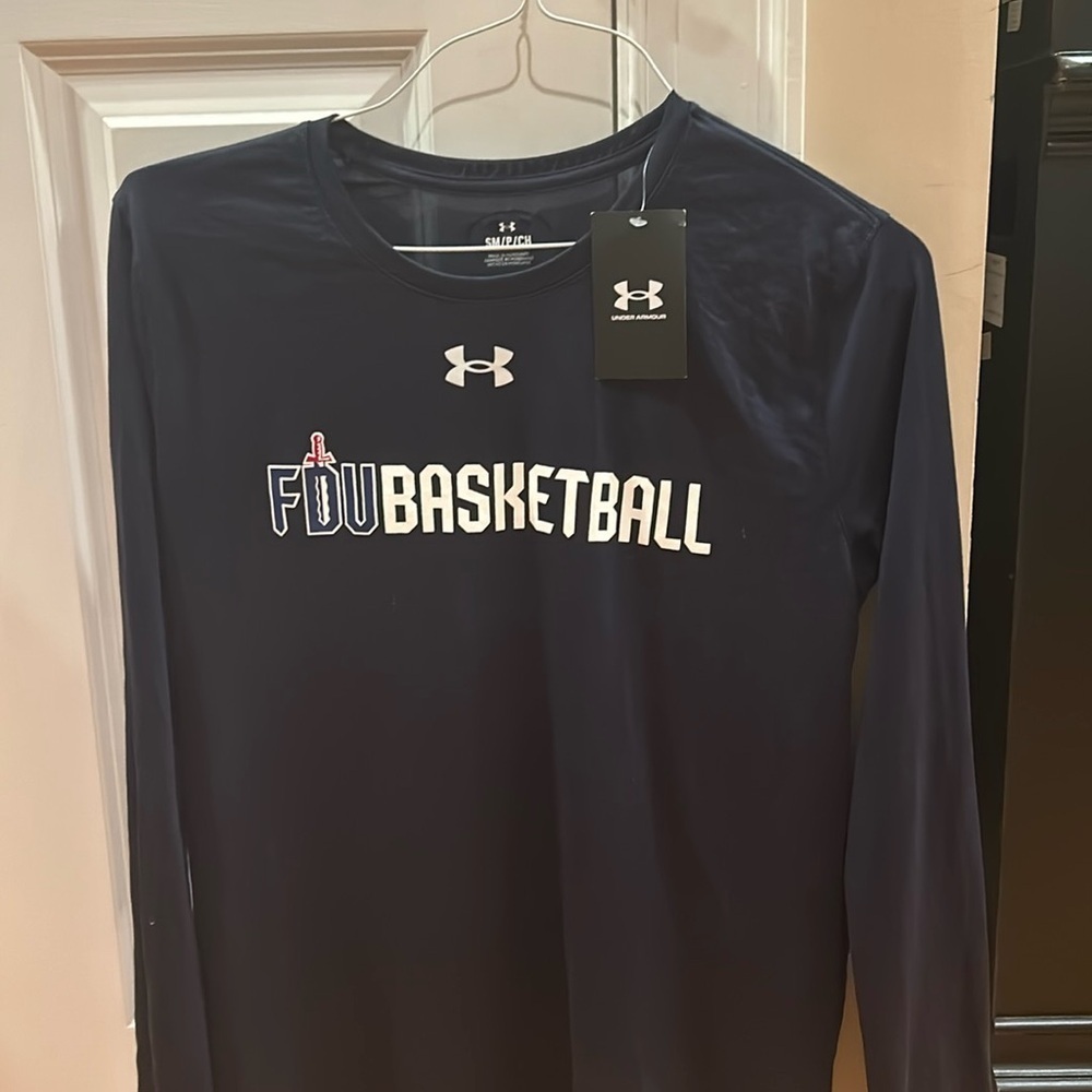 NWT Farleigh Dickerson Men’s Basketball Long Sleeve T-Shirt